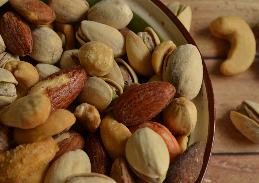Cuenco de frutos secos variados
