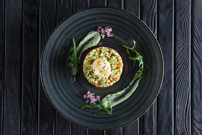 Tartar de salmón con aguacate y jengibre encurtido